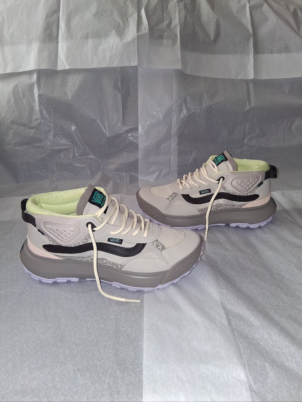 Vans MTE Hiking Water-resistant Shoes, Brand New, Women 8.5 = Men 7